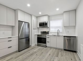 35 3rd St #4, Toronto, ON M8V2X7