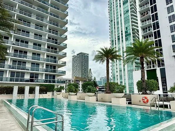 600 NE 27th St APT 604, Miami, FL 33137
