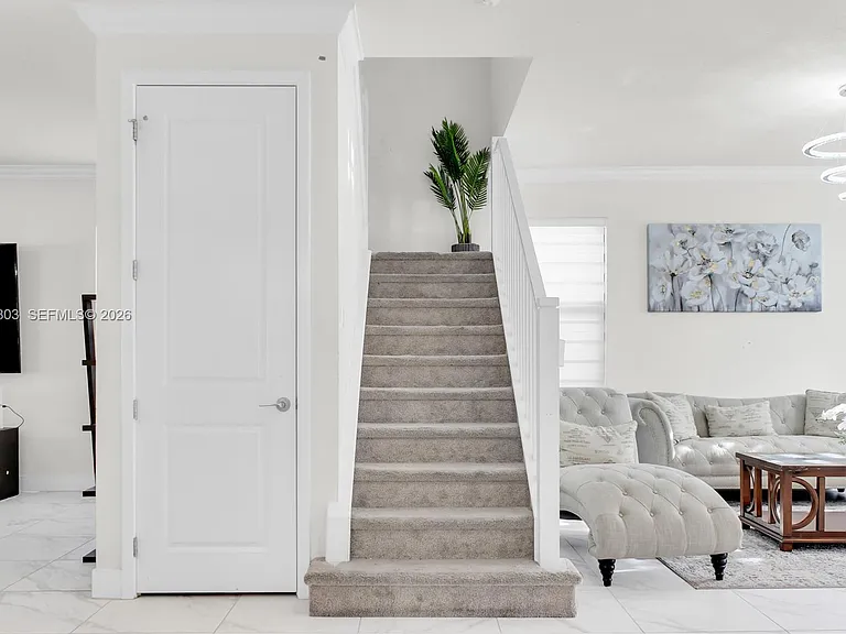 7314 Estero Dr — Photo 6