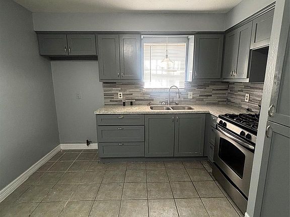 3rd image of 1135 Greencroft St