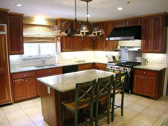 5th image of 3416 Bryn Mawr Dr