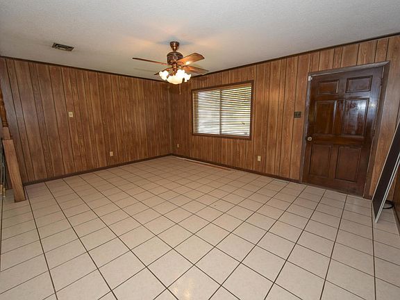 4th image of 105 Benton Dr