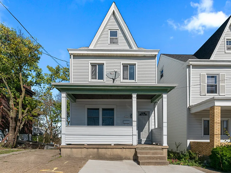 1043 Mount Oliver St — Photo 2