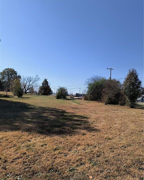 2nd image of 1771 Union Cross Rd