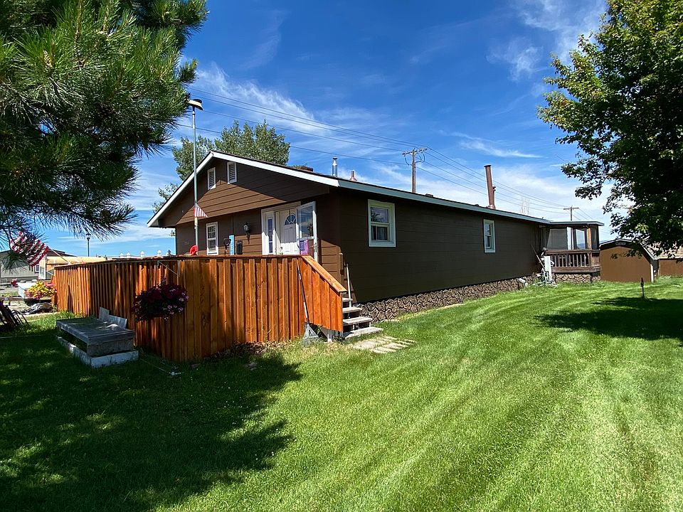 1st image of 3200 Derek Rd