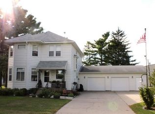 15 Central Ave S, Nya, MN 55397