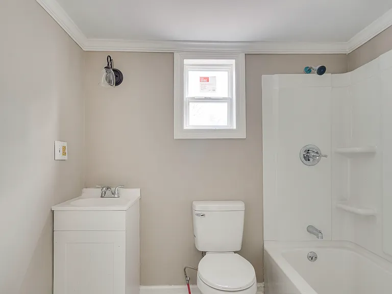 112 East St E — Photo 10
