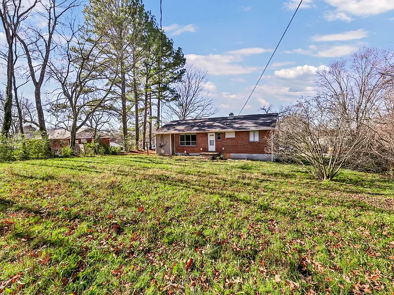 124 Yorktown Rd — Photo 27