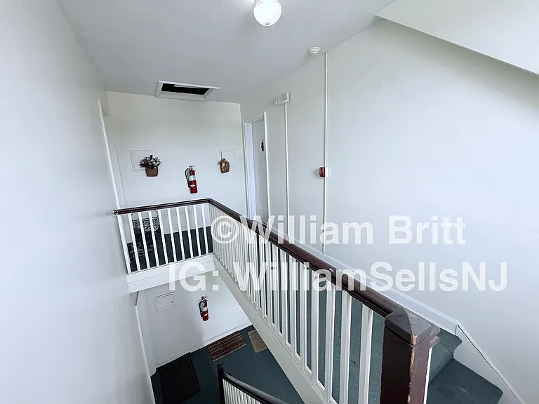 500-502 Alma Ter #B6 — Photo 17