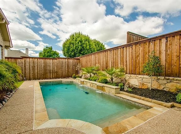 3rd image of 2465 Deerwood Dr
