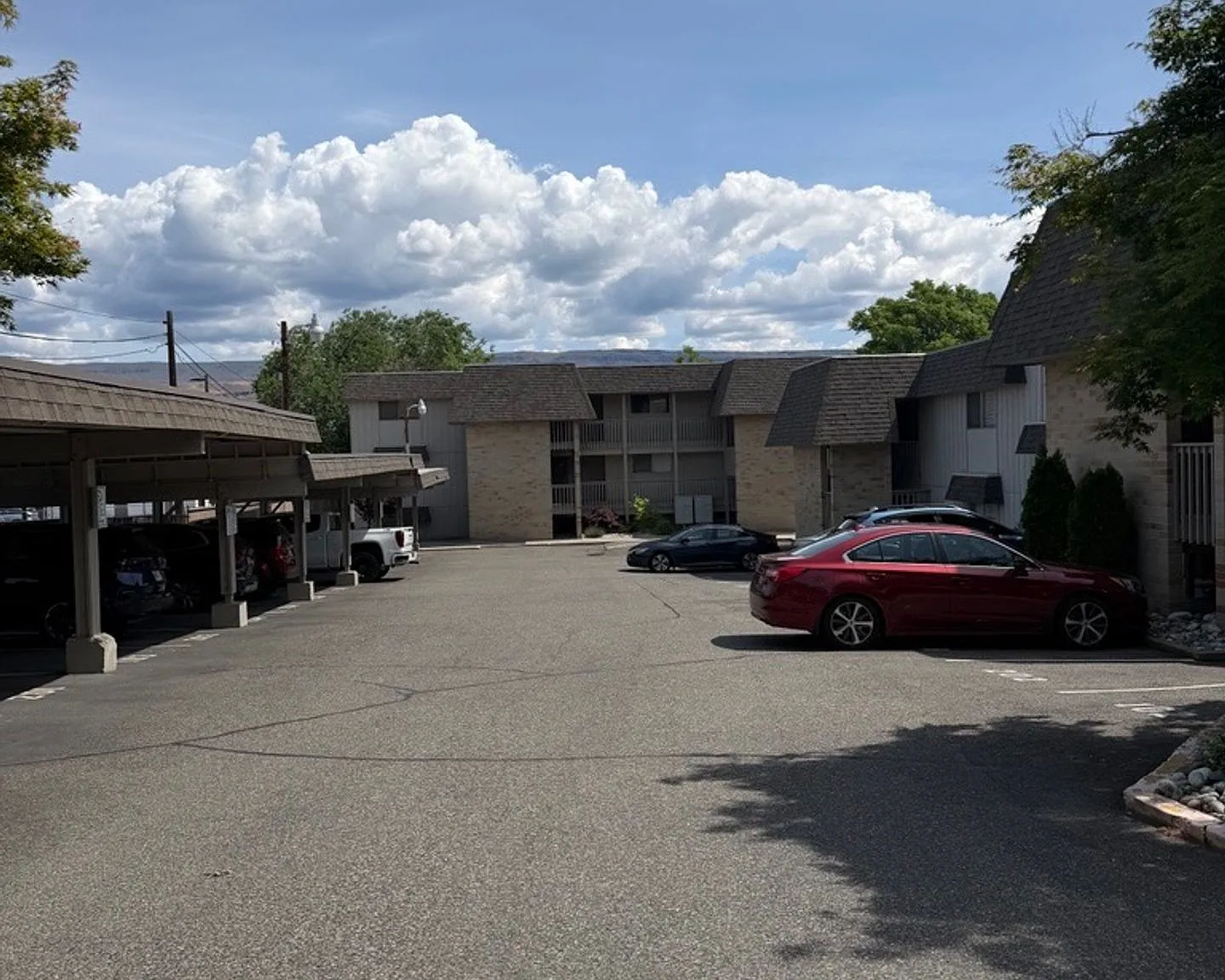 Emerson — Photo 3