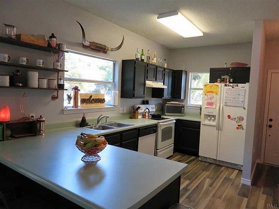 3rd image of 142 Wildflower Ln