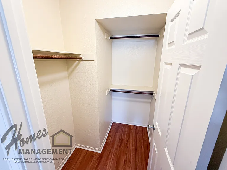 593 Silver Shadow Dr — Photo 24