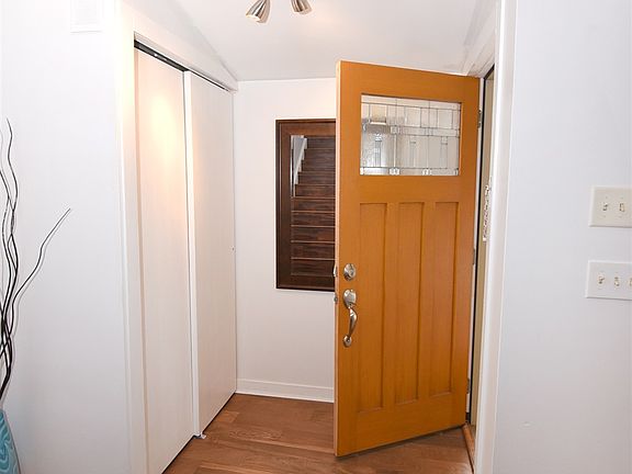 4th image of 144 Arrow Wood Pl