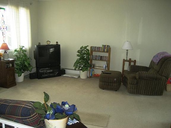 5th image of 14604 Darbydale Ave