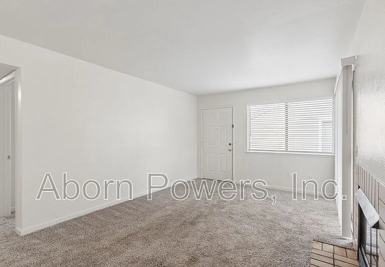 2529 Greenwood Ln #6 — Photo 3