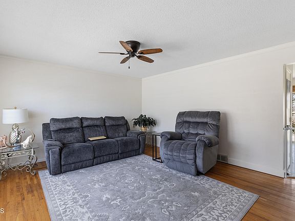 2nd image of 1707 Marian Dr