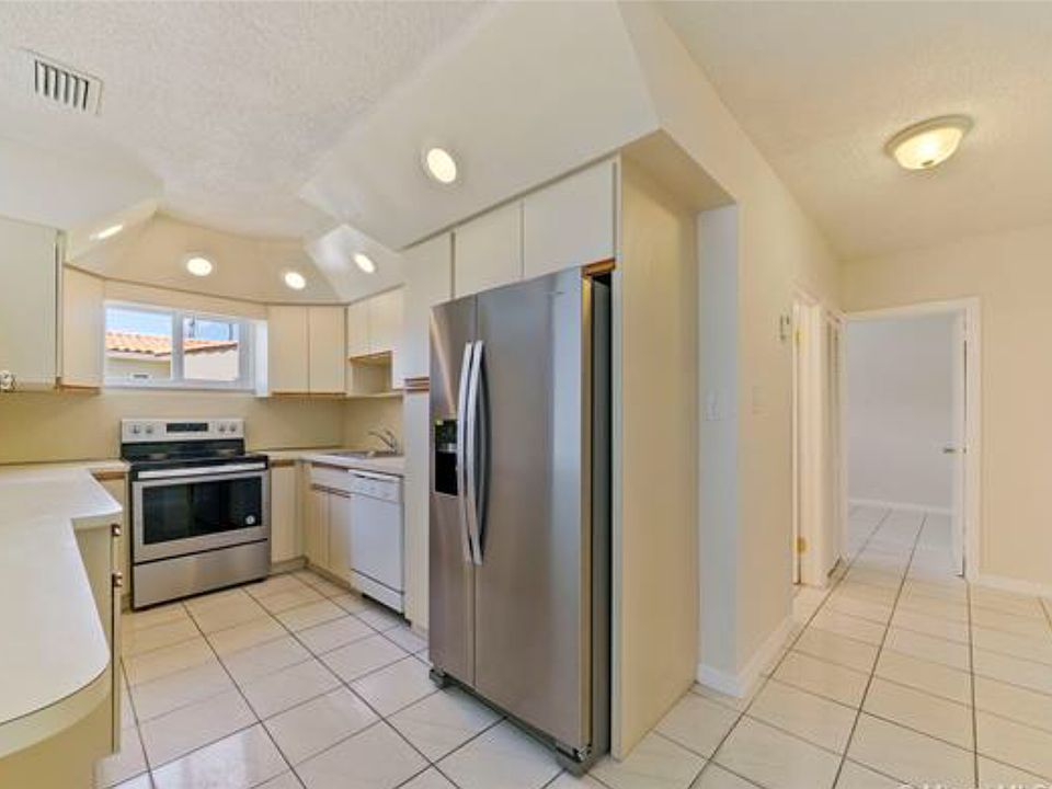 C20E7AD0-A1D0-4200-A388-BDBB8D58E41E