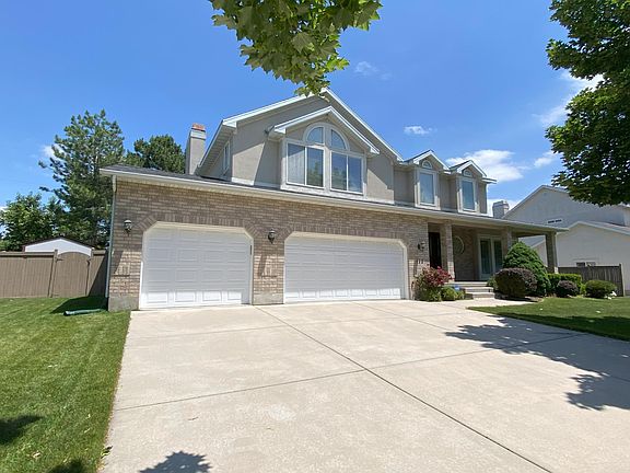 2nd image of 459 E Moss Creek Dr