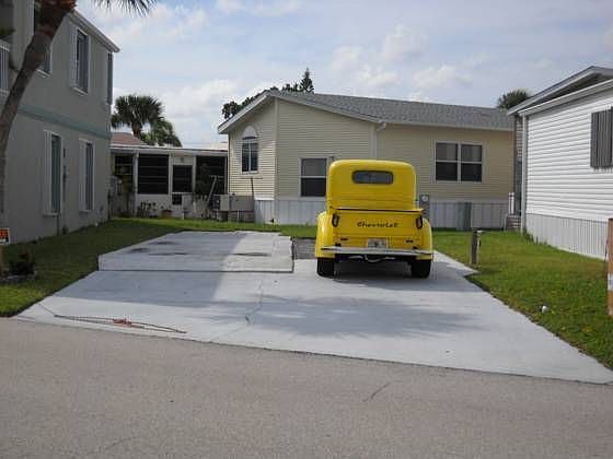 1st image of 445 Nettles Blvd