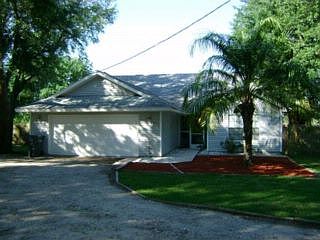 1st image of 924 Debbie Ln