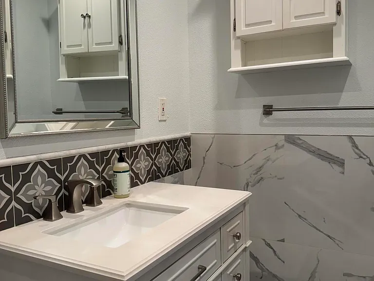 2755 E Michigan Ave — Photo 16