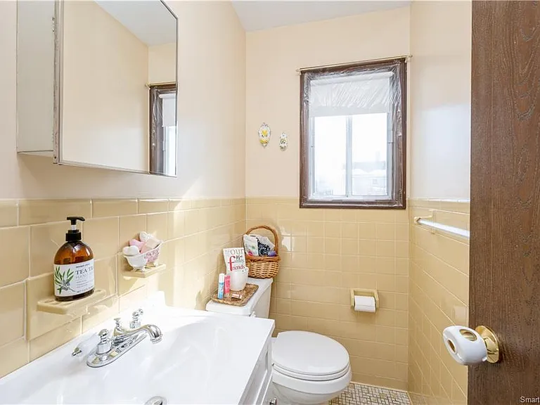 8 Plymouth Ave #B — Photo 9