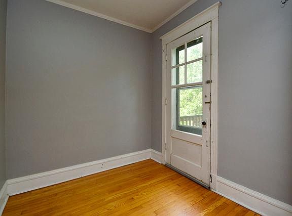 4th image of 1447 W Thome Ave