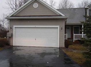6861-A Nickis Ln, Niagara falls, NY 14304