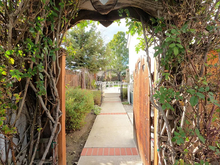 1337 Morning Glory Cir — Photo 19