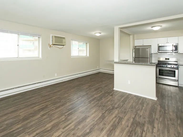Park Forest Apartments — Photo 6