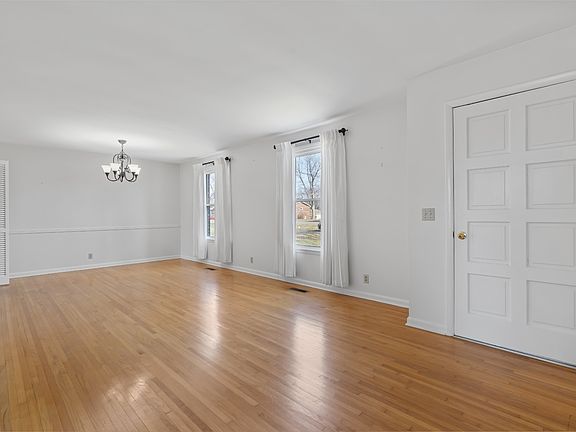 4th image of 105 Gatire Dr