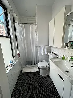 Rented by Yellowstone Equity Management Inc | media 10