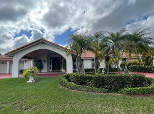 5801 Castlegate Ave, Davie, FL 33331