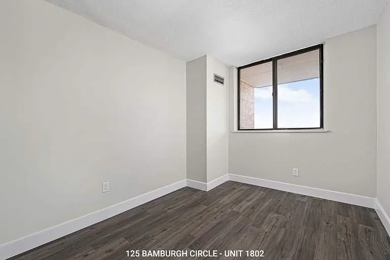 125 Bamburgh Cir — Photo 7