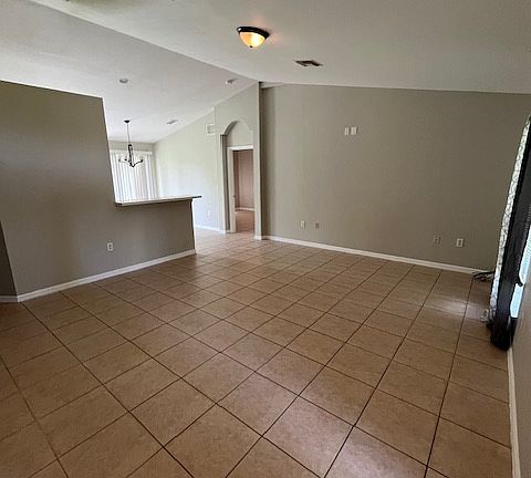 2nd image of 1002 Anita Ave S