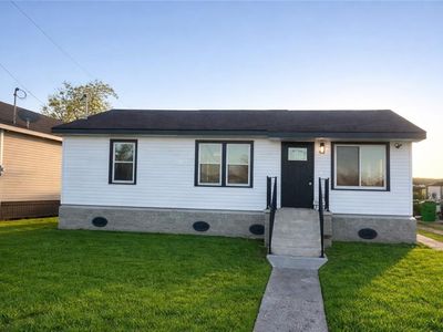 3240 Hero Dr, Gretna, LA, 70053