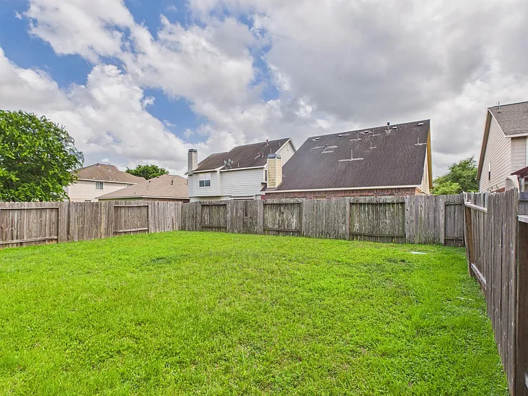 17143 Deaton Mill Dr — Photo 33