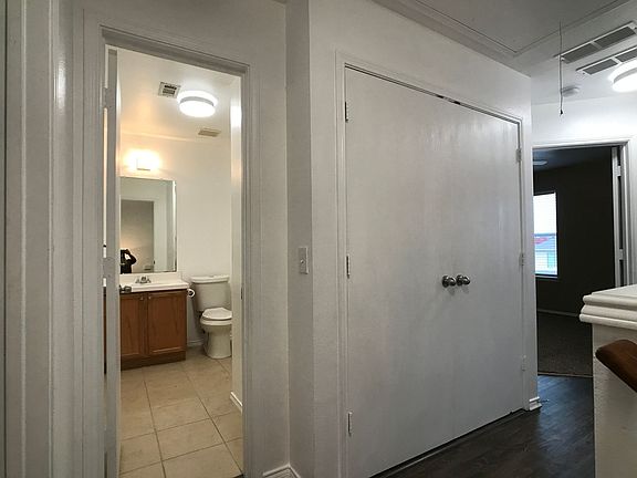 5th image of 10644 Astor Dr
