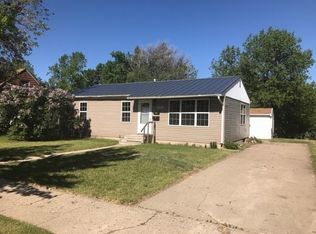 1920 7th St NW, Minot, ND 58703