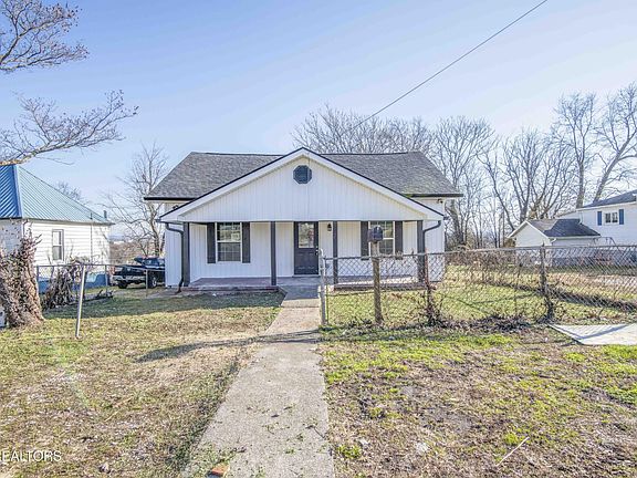2nd image of 840 Virginia Ave