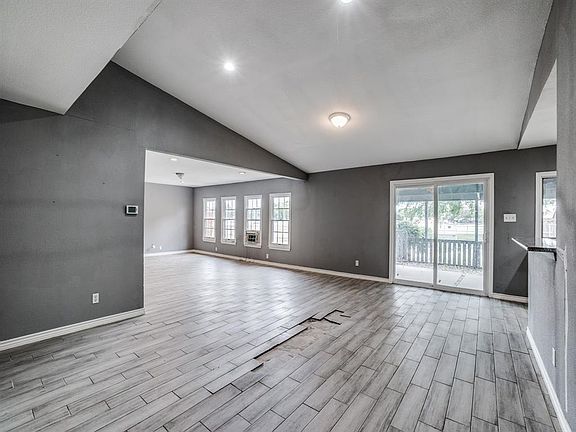 3rd image of 1405 Bosque Dr