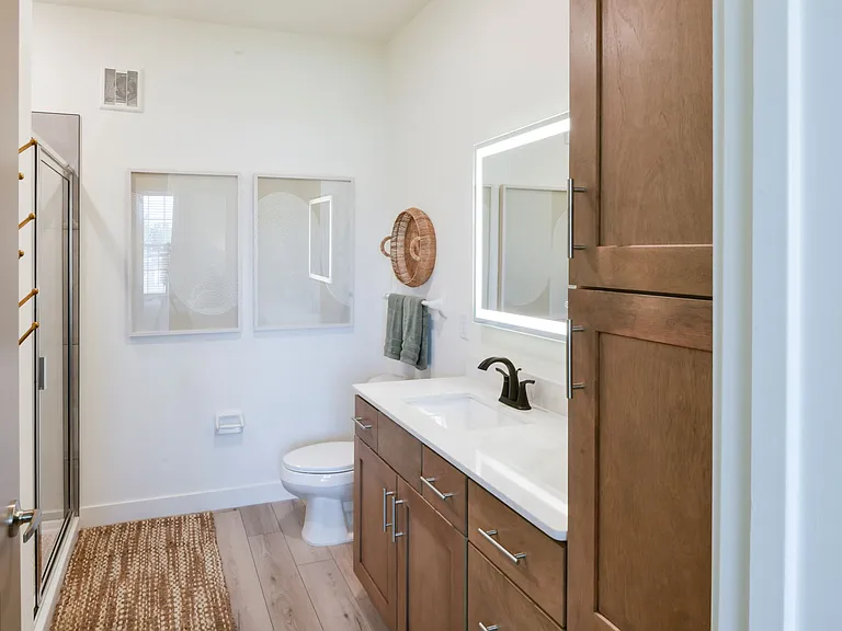 Grays Creek Apartments — Photo 11