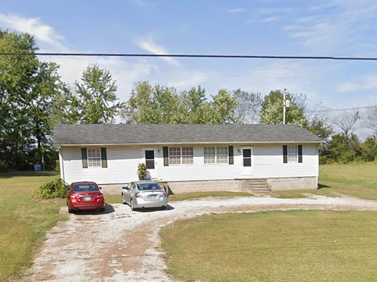 1823 Greenfield Hwy — Photo 1