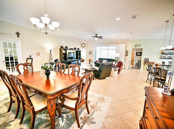 5th image of 36 Auberry Dr