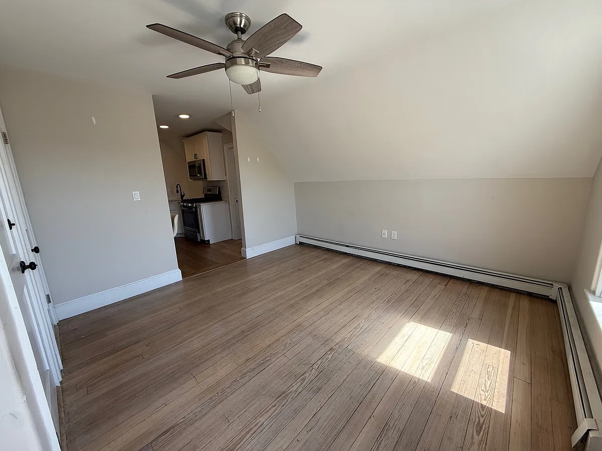 Building Photo - 180 Dana Ave #3