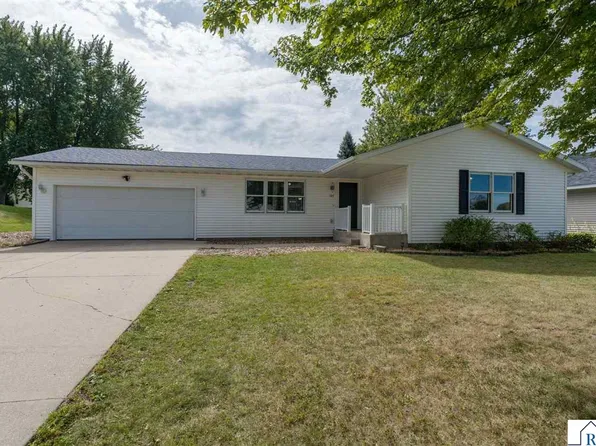 107 Meadow Ln, Janesville, MN 56048