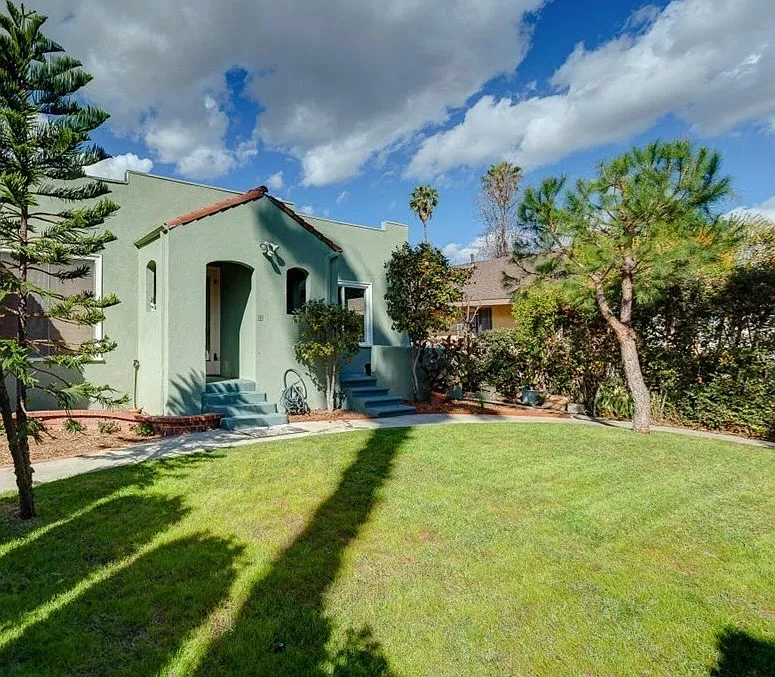85 S Grand Oaks Ave