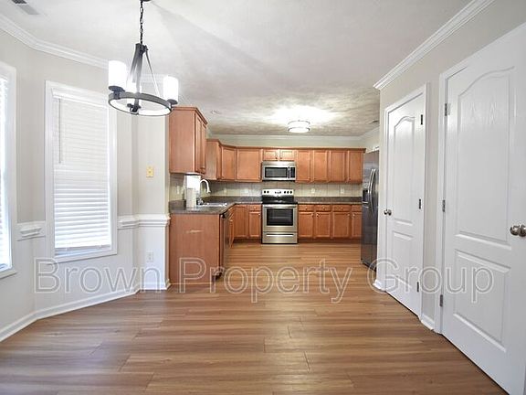 4th image of 5609 Thackeray Dr
