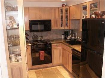 5th image of 2318 Fairview Ave E Unit 2